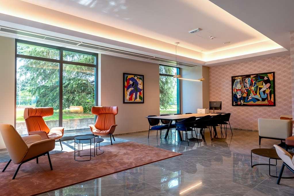 Hotel Doubletree By Hilton Milan Malpensa Solbiate Olona Servizi foto