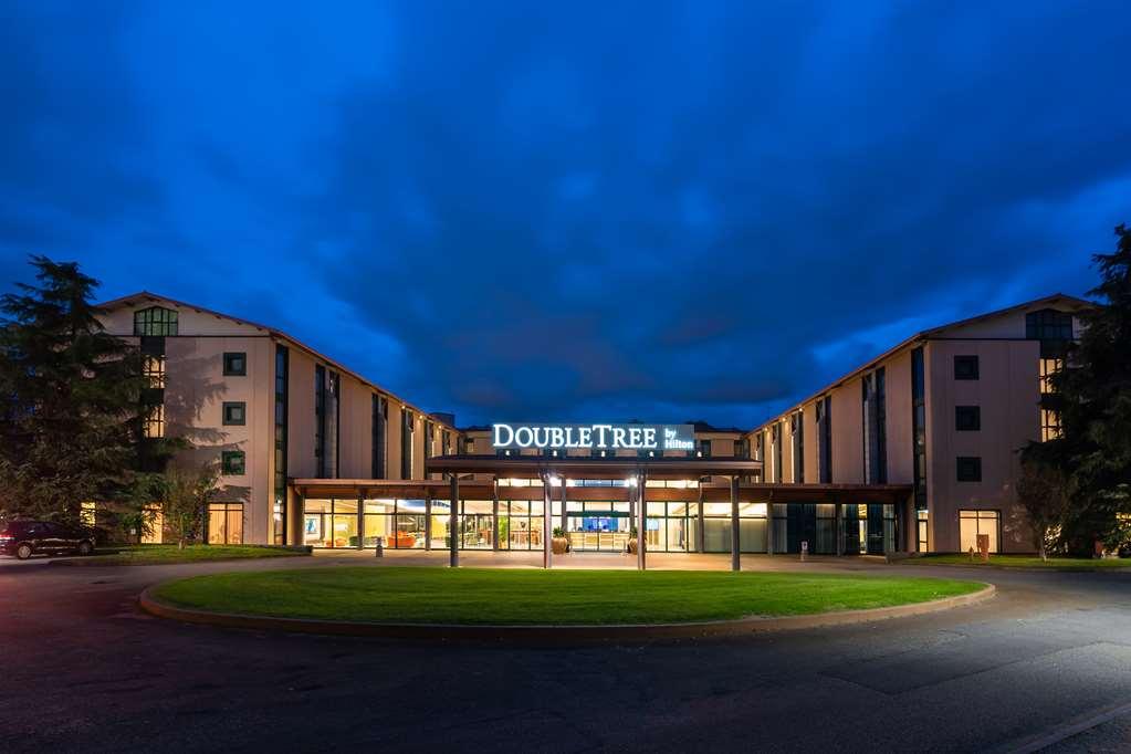 Hotel Doubletree By Hilton Milan Malpensa Solbiate Olona Esterno foto