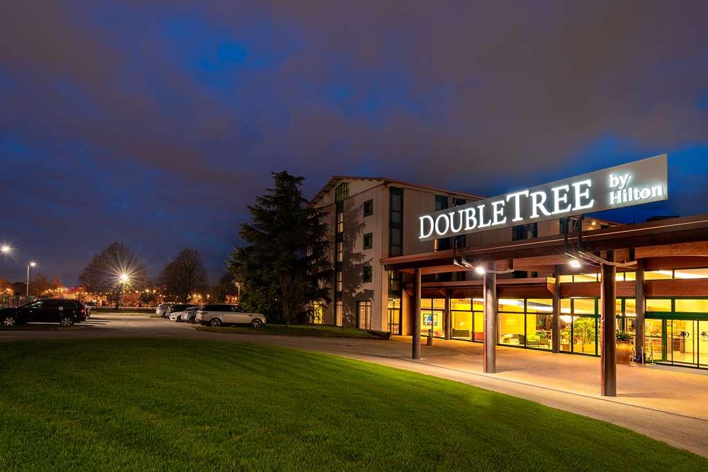 Hotel Doubletree By Hilton Milan Malpensa Solbiate Olona Esterno foto