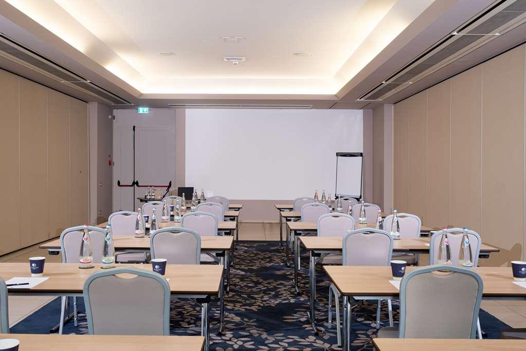 Hotel Doubletree By Hilton Milan Malpensa Solbiate Olona Servizi foto