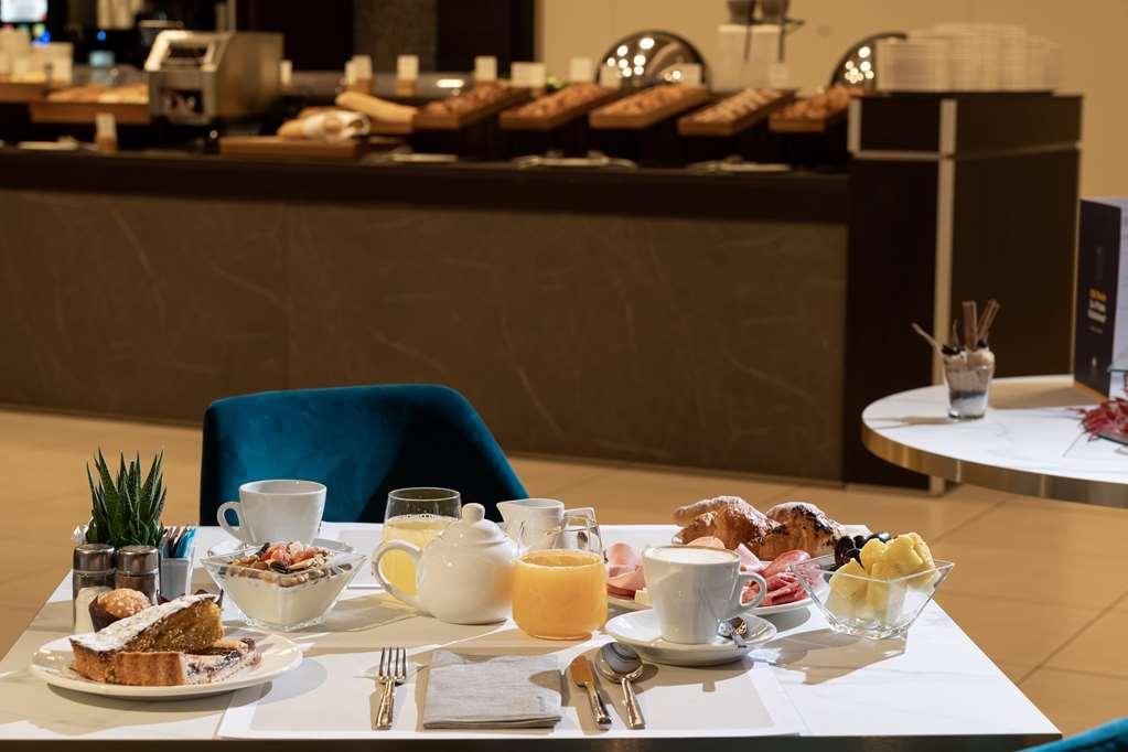 Hotel Doubletree By Hilton Milan Malpensa Solbiate Olona Ristorante foto