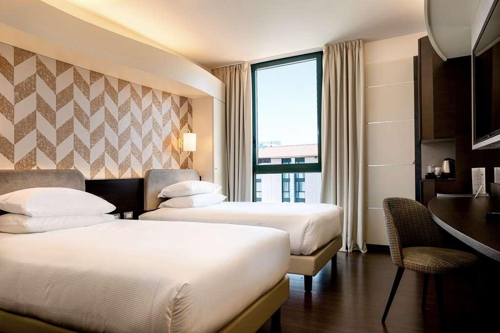 Hotel Doubletree By Hilton Milan Malpensa Solbiate Olona Camera foto
