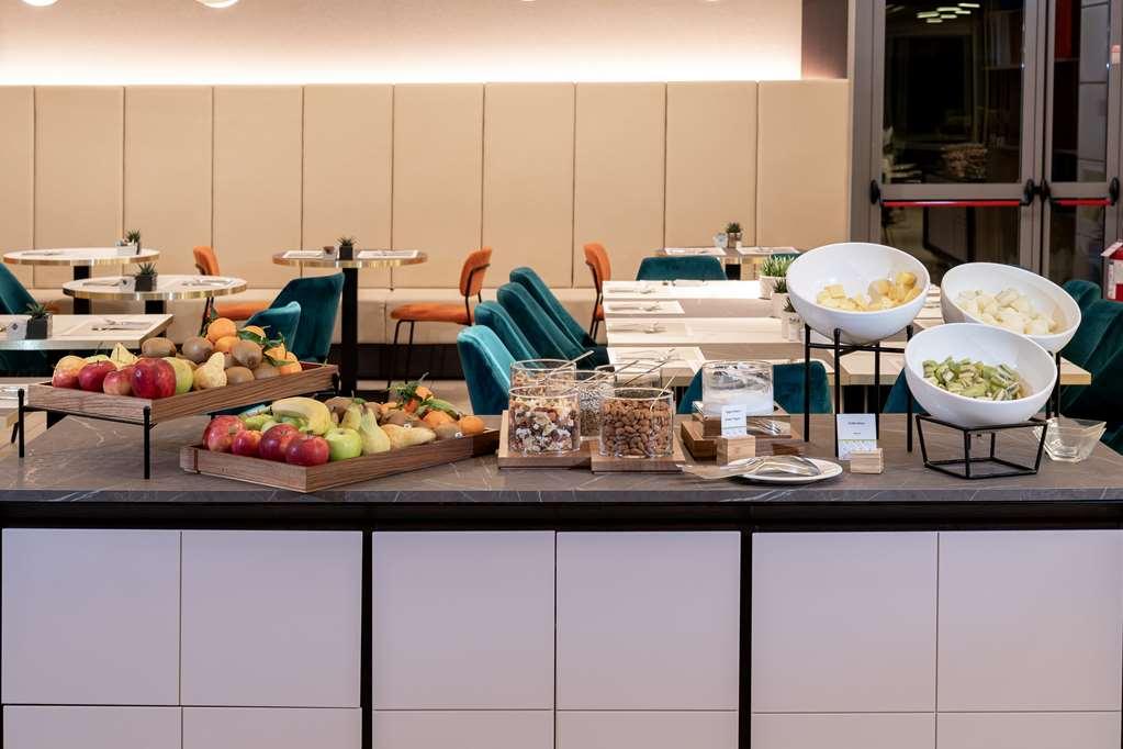 Hotel Doubletree By Hilton Milan Malpensa Solbiate Olona Servizi foto