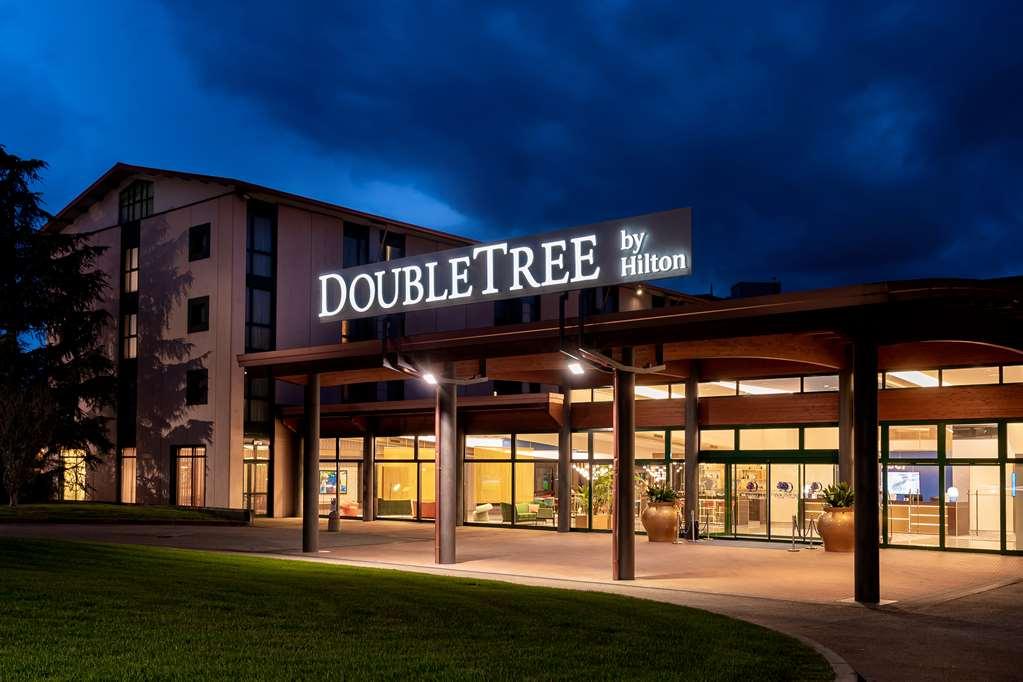 Hotel Doubletree By Hilton Milan Malpensa Solbiate Olona Esterno foto